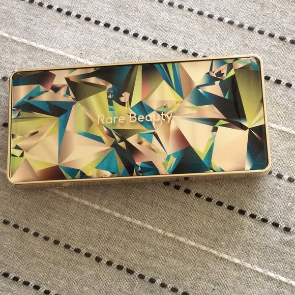 RARE BEAUTY CONFIDENT ENERGY EYESHADOW PALETTE - Picture 2 of 3